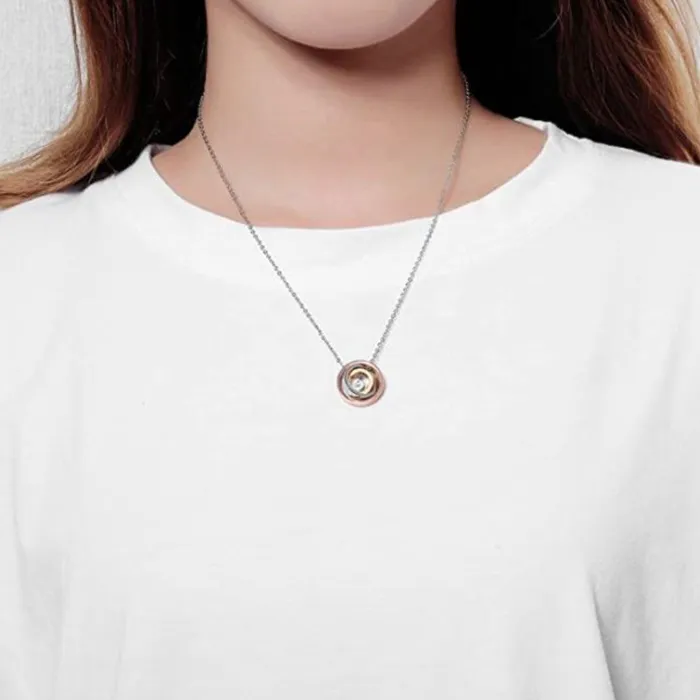 Cadenas de Mujer con Dije Mom y Zirconia Blanca Gold Shield Necklaces
