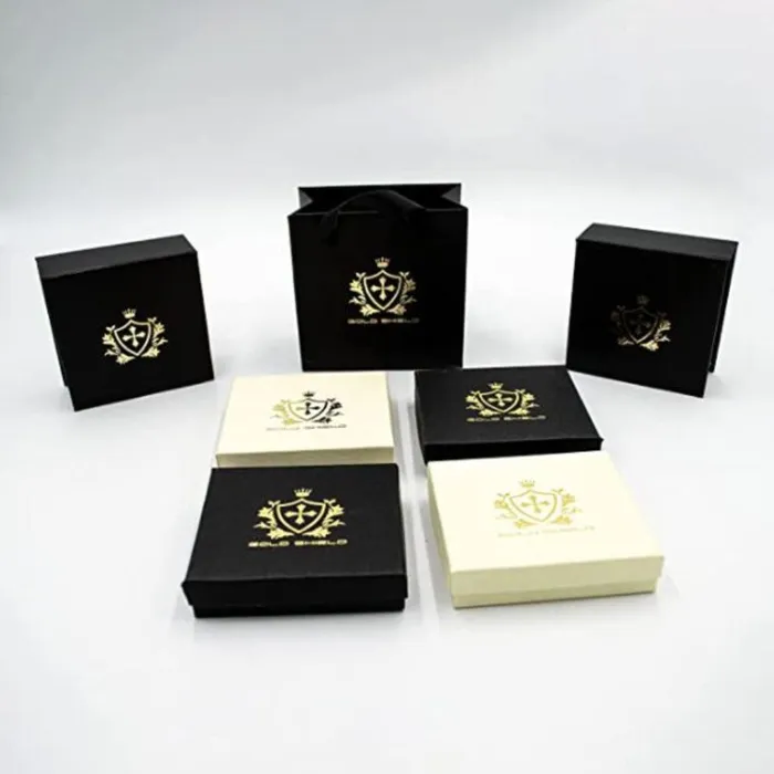 Cadenas de Mujer con Dije Mom y Zirconia Blanca Gold Shield Necklaces