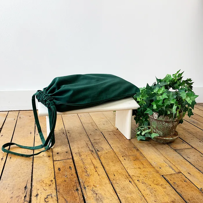 DC Necklaces Studio Bench Bag with Cushion