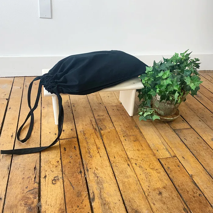 DC Necklaces Studio Bench Bag with Cushion