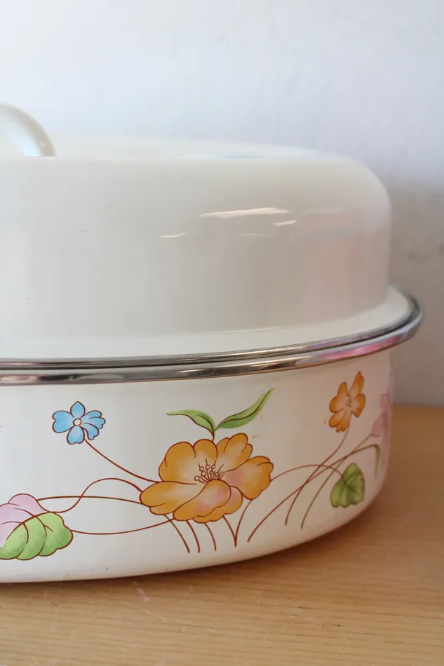 Jubilee Thrift Rings Vintage Floral Cream Enamel Large Roasting Pan
