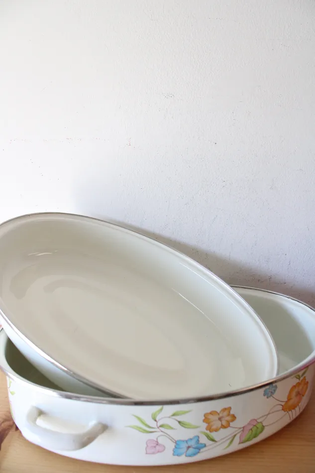 Jubilee Thrift Rings Vintage Floral Cream Enamel Large Roasting Pan