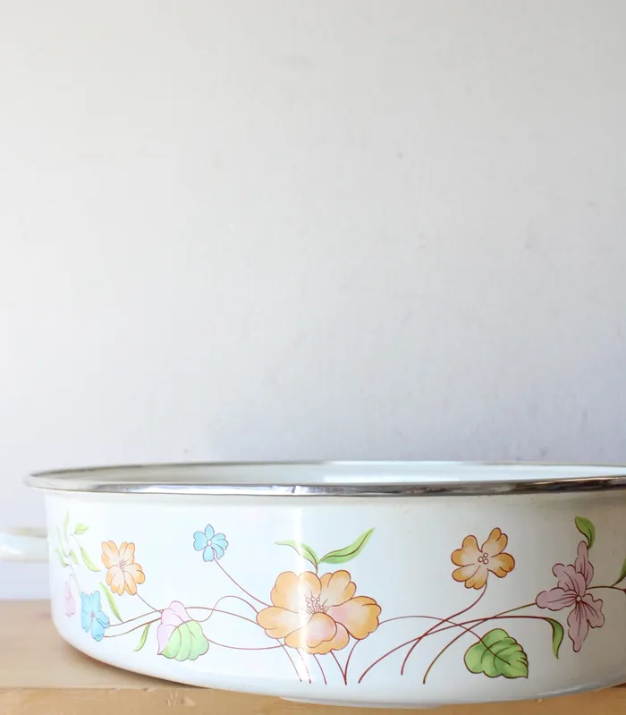 Jubilee Thrift Rings Vintage Floral Cream Enamel Large Roasting Pan