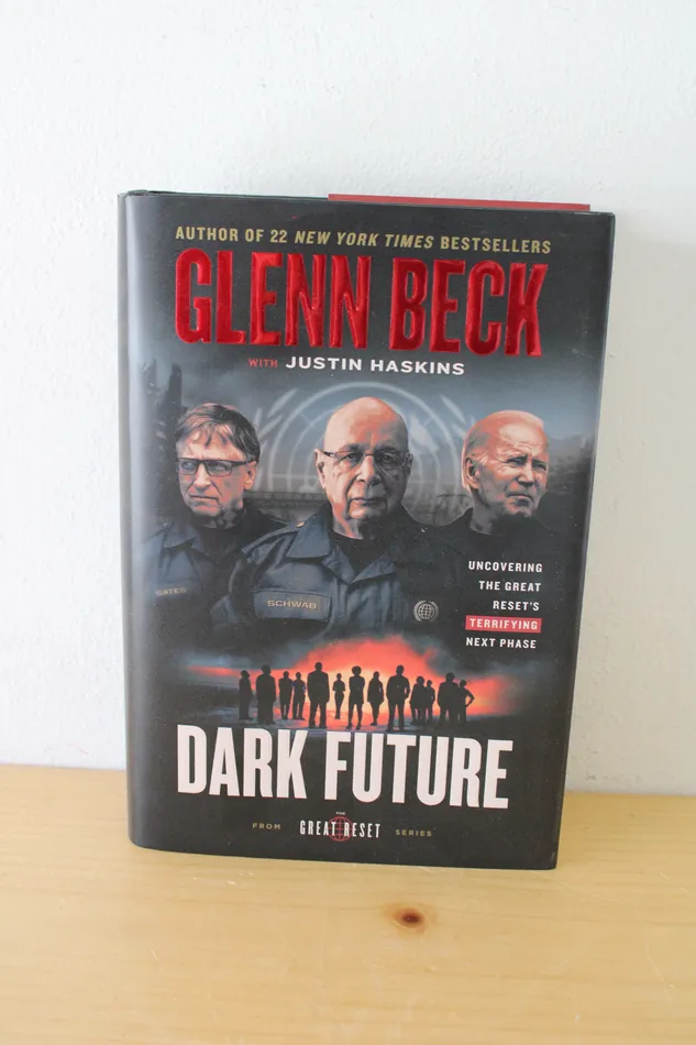 Necklaces Dark Future By Glenn Beck and Justin Haskins Jubilee Thrift