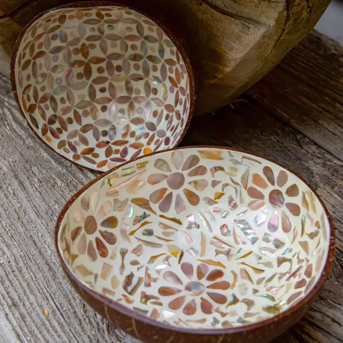 WORLDBUYERS Mosaic Polka Dot Mother of Pearl Coconut Bowl Necklaces