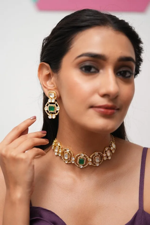 Attrangi PreStyled Sets Saloni Sleek Moissanite Gold Choker Set