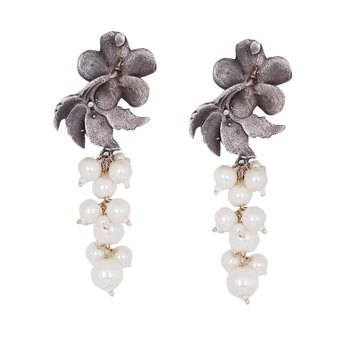Teejh Earrings Teejh Kriva Floral Silver Oxidised Pearl Earring