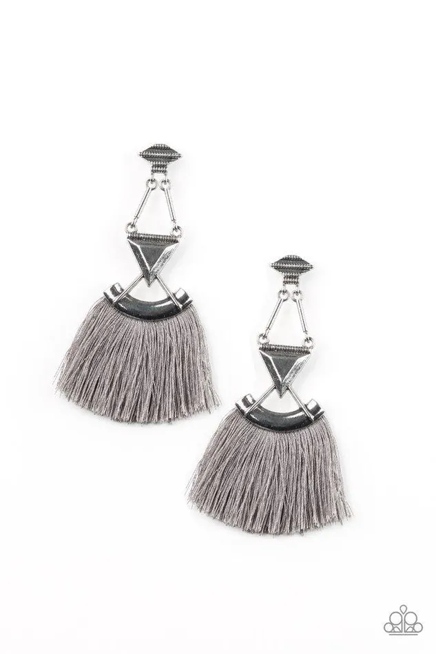 Earrings Paparazzi Earring Puma Prowl Silver Paparazzi Jewelry