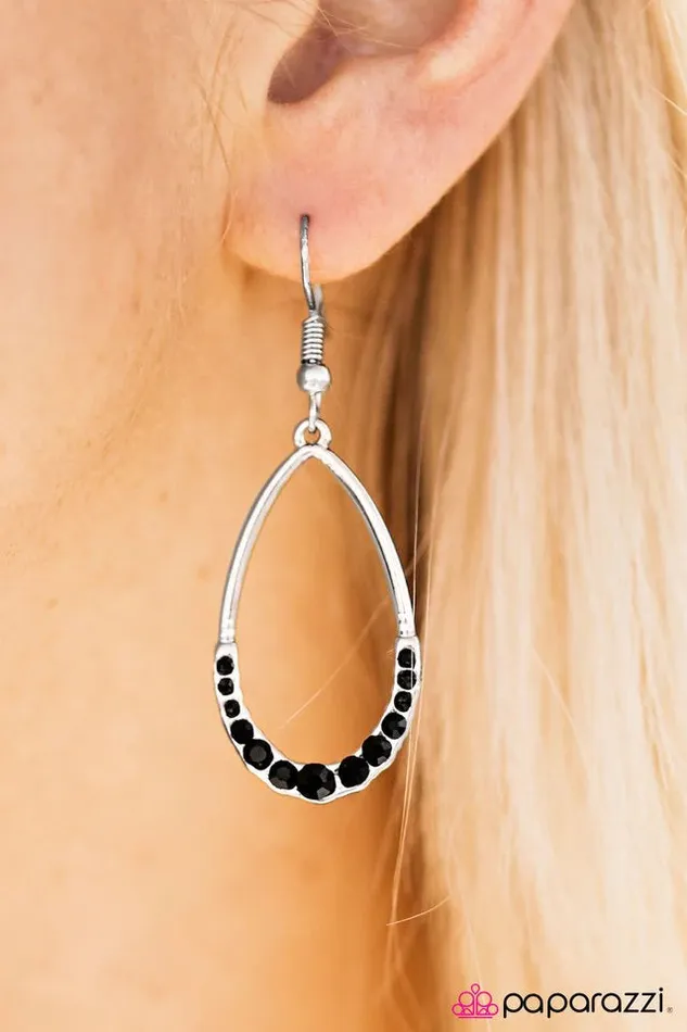 Earrings Paparazzi Jewelry Paparazzi Earring Kiss The Girl Black