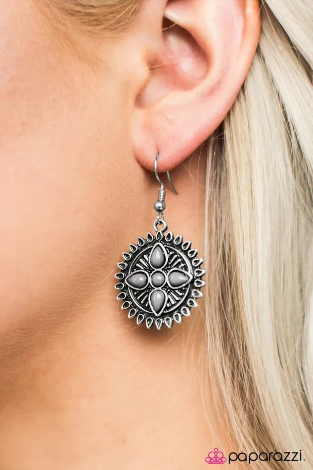 Earrings Paparazzi Jewelry Paparazzi Earring Wind Direction Silver