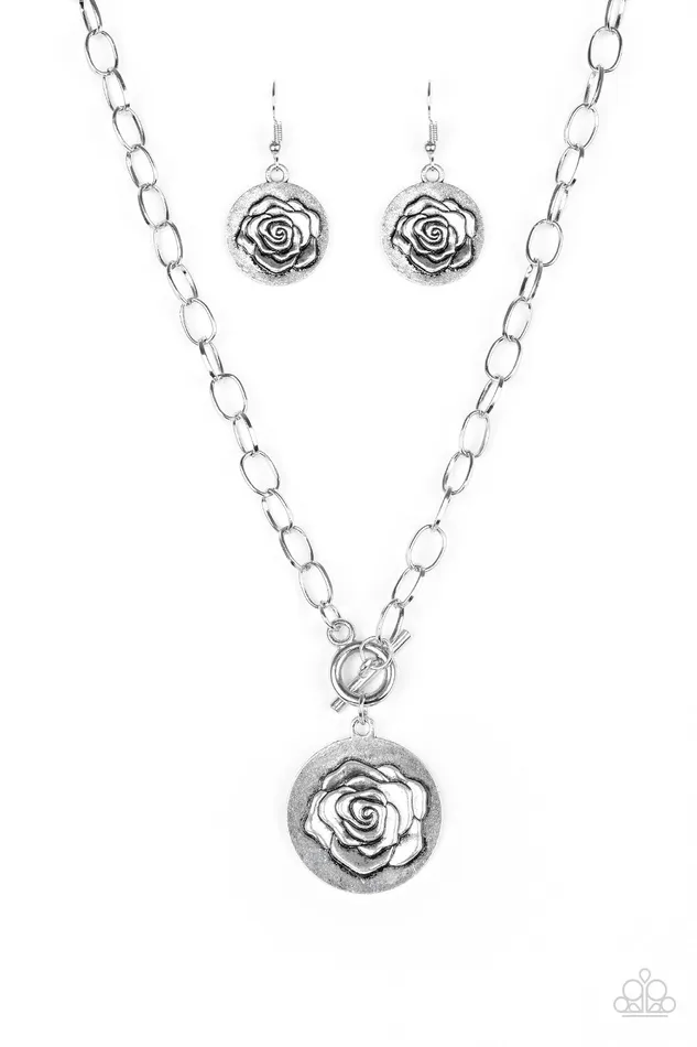 Necklaces Paparazzi Jewelry Paparazzi Necklace Beautifully Belle Silver