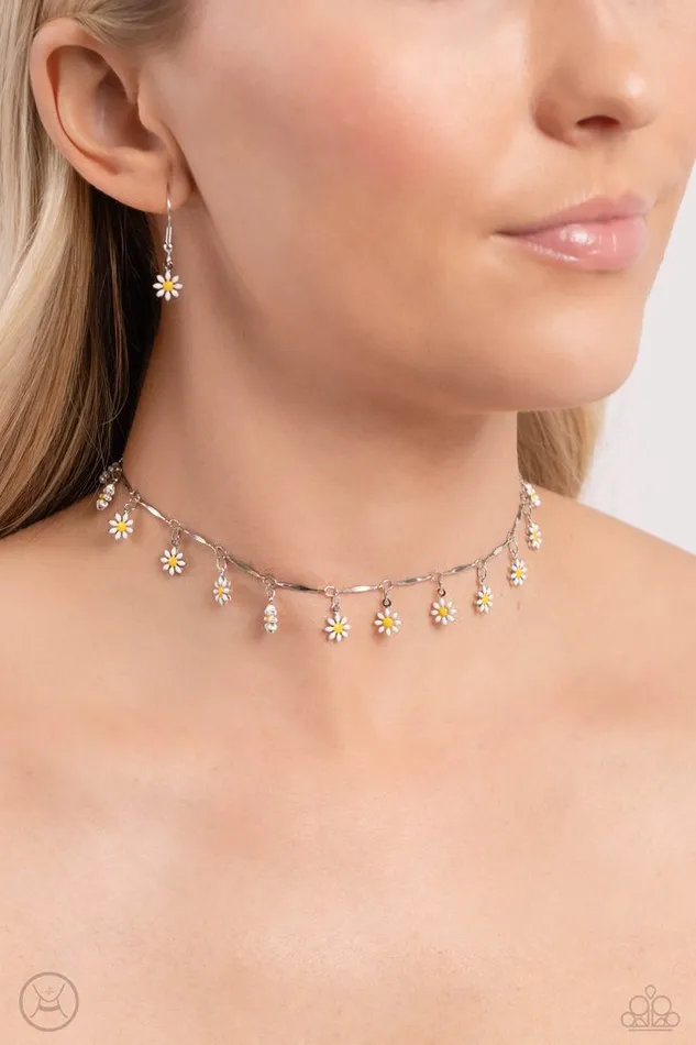 Necklaces Paparazzi Jewelry Paparazzi Necklace Delicate Display White