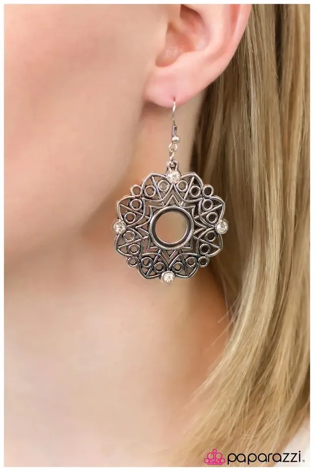 Paparazzi Earring Love Spell White Paparazzi Jewelry Earrings