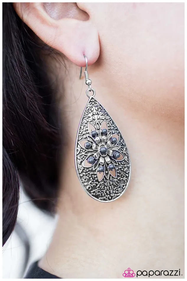 Paparazzi Jewelry Earrings Paparazzi Earring Day By Day Silver