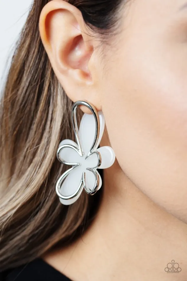 Paparazzi Jewelry Earrings Paparazzi Earring Glimmering Gardens White