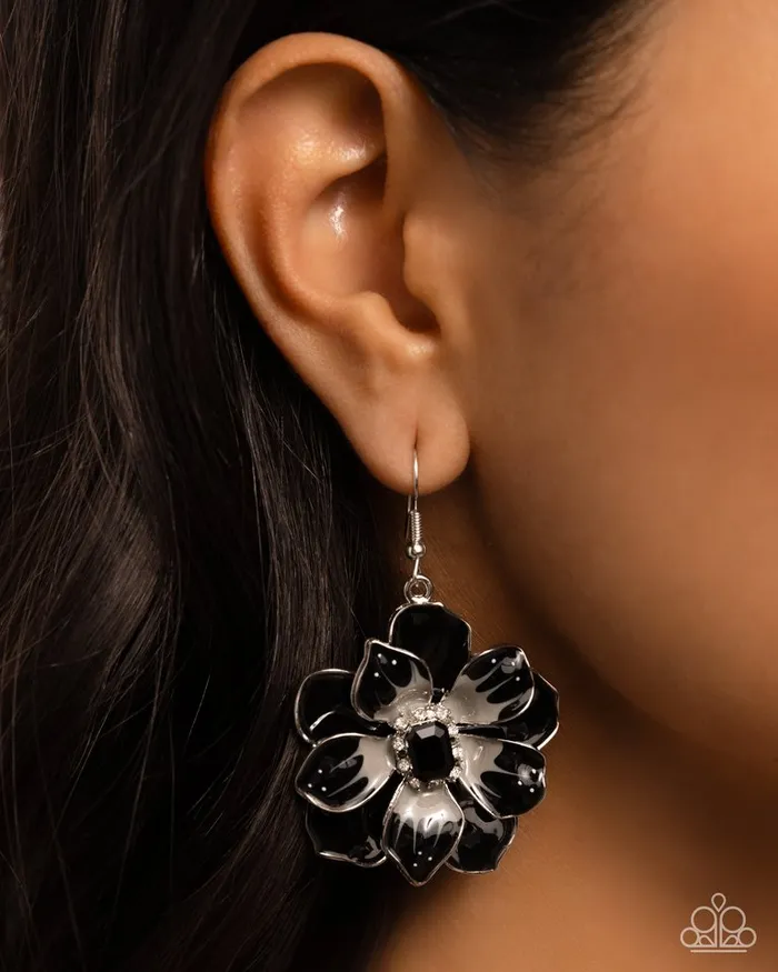 Paparazzi Jewelry Earrings Paparazzi Earring Tropical Treasure Black
