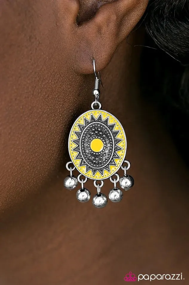 Paparazzi Jewelry Earrings Paparazzi Earring Viva La Vida Yellow