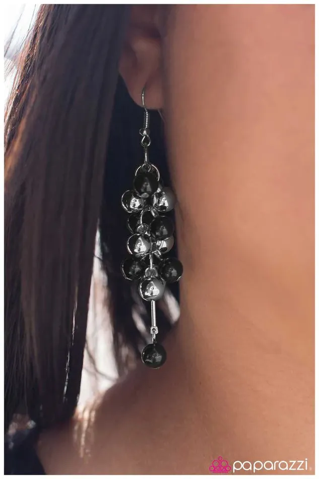Paparazzi Jewelry Paparazzi Earring Pulling Away Black Earrings