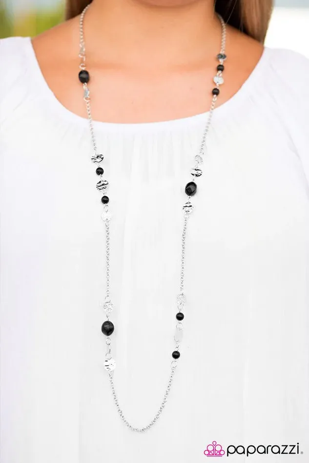 Paparazzi Jewelry Paparazzi Necklace GLAMtastic Black Necklaces