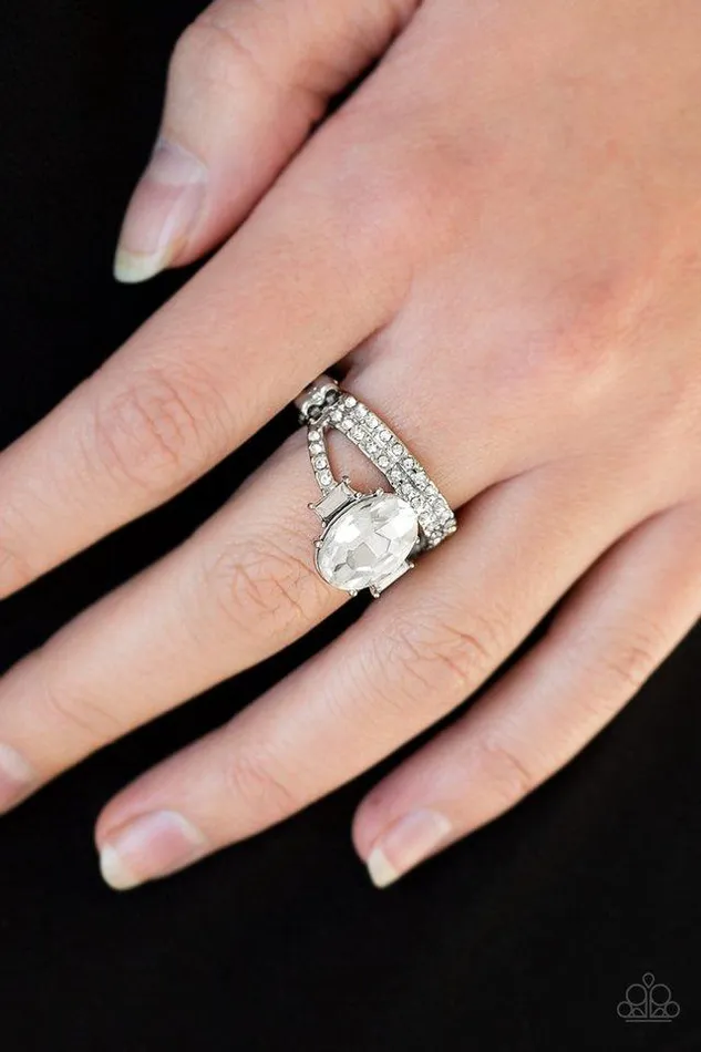 Paparazzi Jewelry Rings Paparazzi Ring Bling Queen White