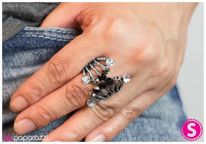 Paparazzi Jewelry Rings Paparazzi Ring When the Stars Align Black