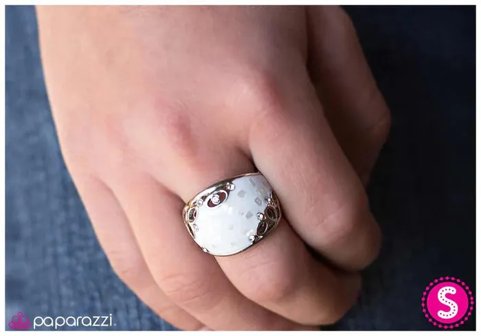 Paparazzi Ring Good Vibrations White Paparazzi Jewelry Rings
