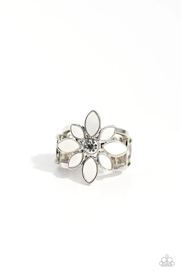 Rings Paparazzi Jewelry Paparazzi Ring PETAL to the MEADOW White Rings Paparazzi Jewelry Paparazzi Ring PETAL to the MEADOW White