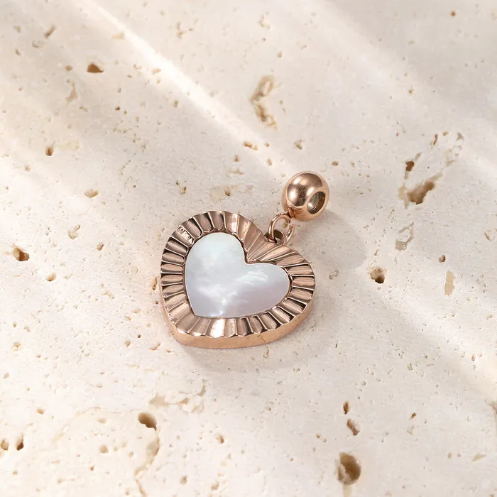 Hey Happiness Necklaces Shining Heart Pendant Gold
