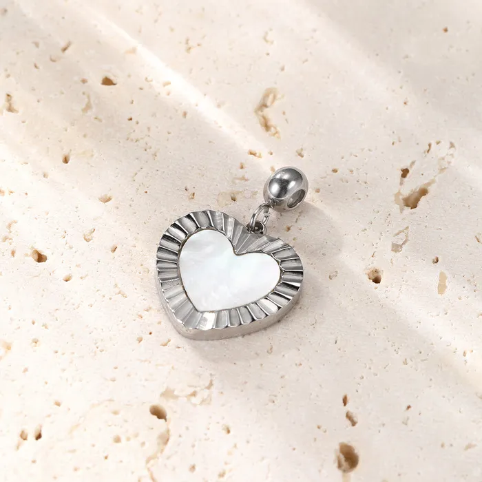 Hey Happiness Necklaces Shining Heart Pendant Gold