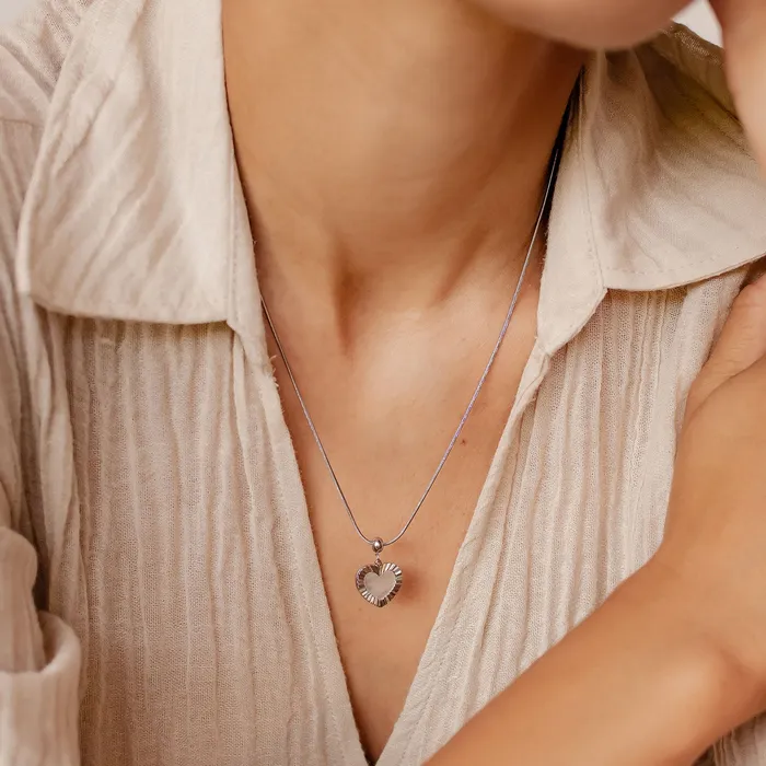 Hey Happiness Necklaces Shining Heart Pendant Gold