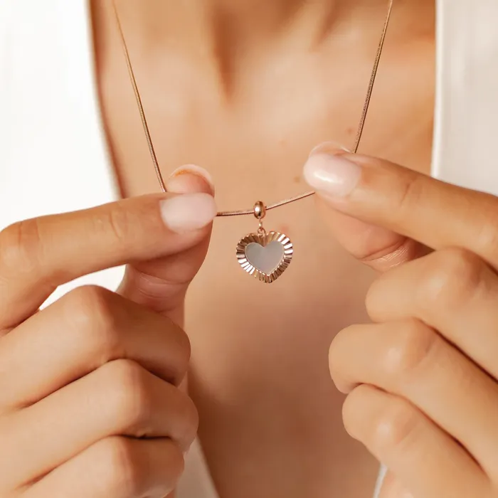 Hey Happiness Necklaces Shining Heart Pendant Gold