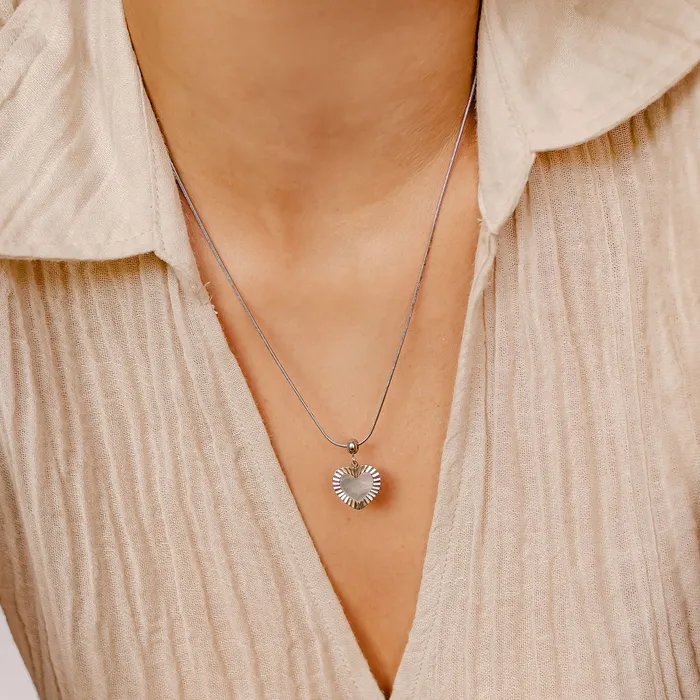Hey Happiness Necklaces Shining Heart Pendant Gold