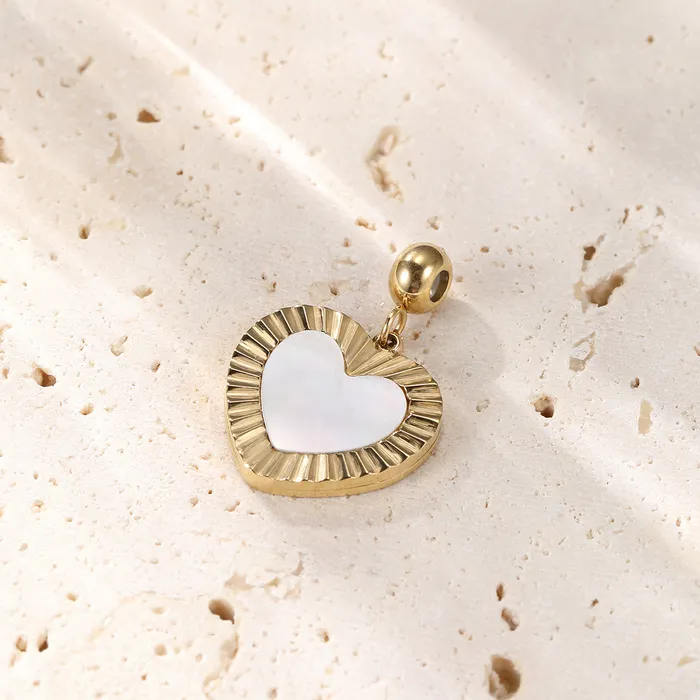 Hey Happiness Necklaces Shining Heart Pendant Gold
