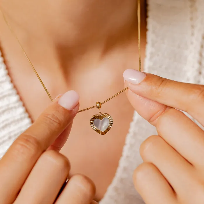Hey Happiness Necklaces Shining Heart Pendant Gold