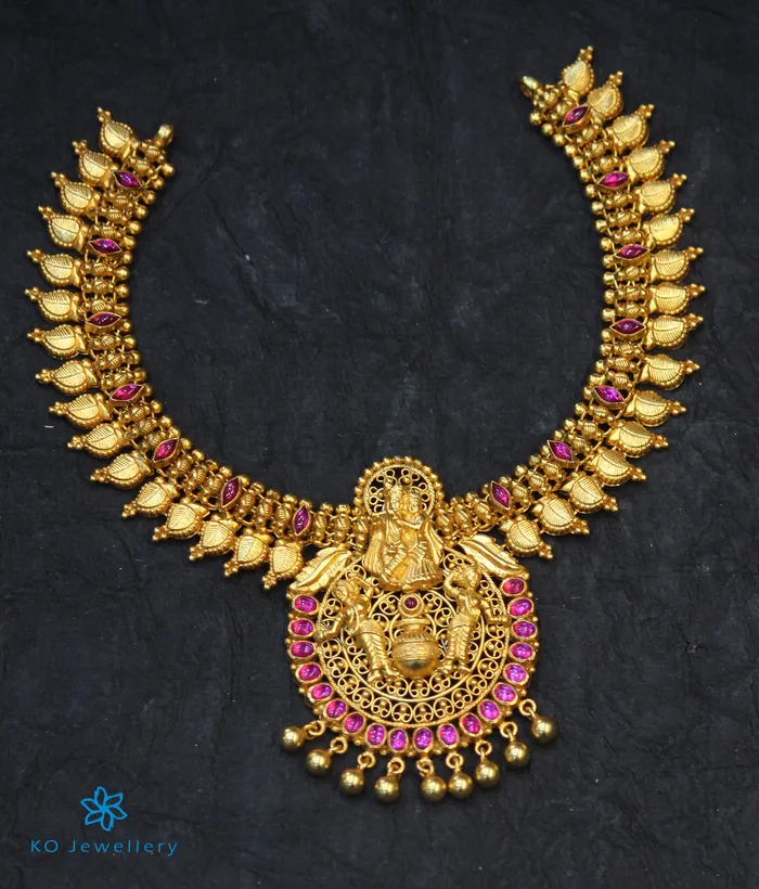 Necklaces Silversmith The Avyukta Silver Necklace