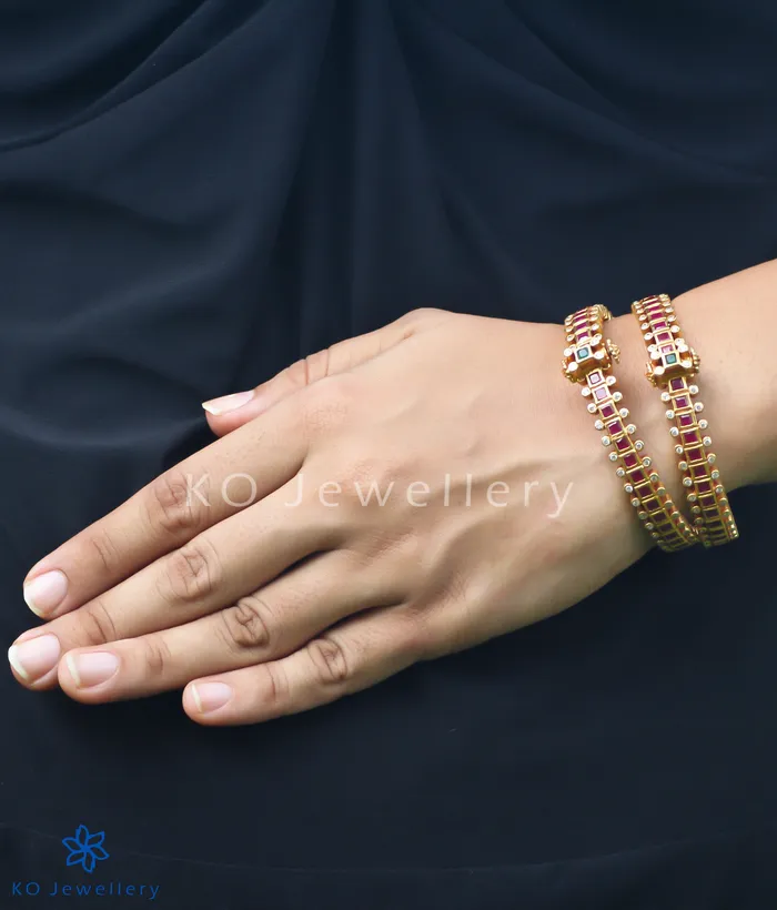 The Rajanya Silver Kemp BraceletSize 22242628 Silversmith Bracelets